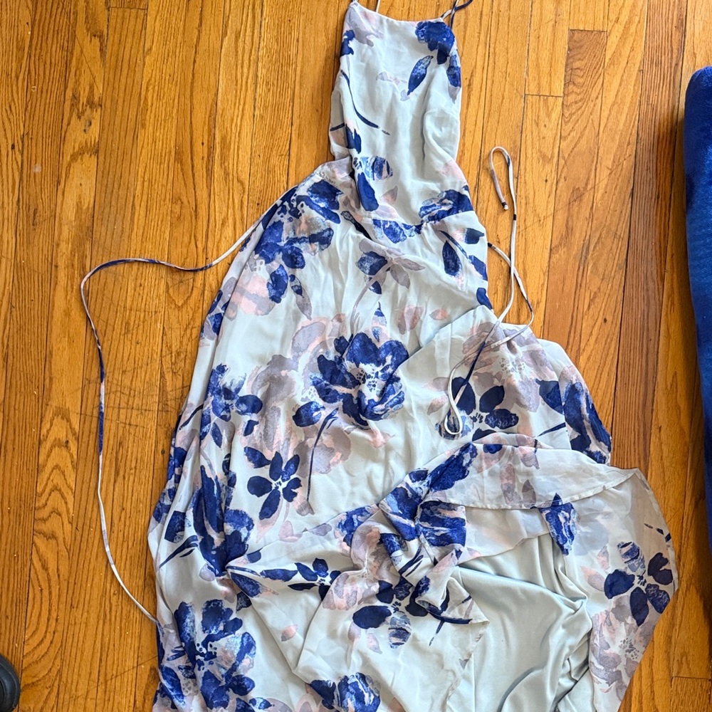 Lulu’s blue floral dress open back